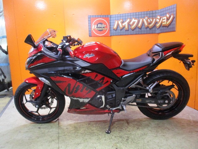 反対側もこの通り状態グッド！！２０１７年のスペシャルエディションカラーは早々には入荷しませんよ！